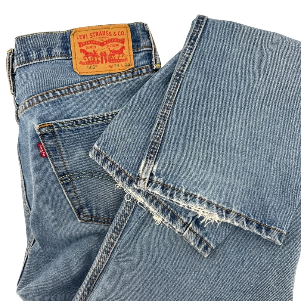 Levi Strauss‎ 505 Mens Jeans 34x34 Medium Wash Straight Leg Denim Zip Fly